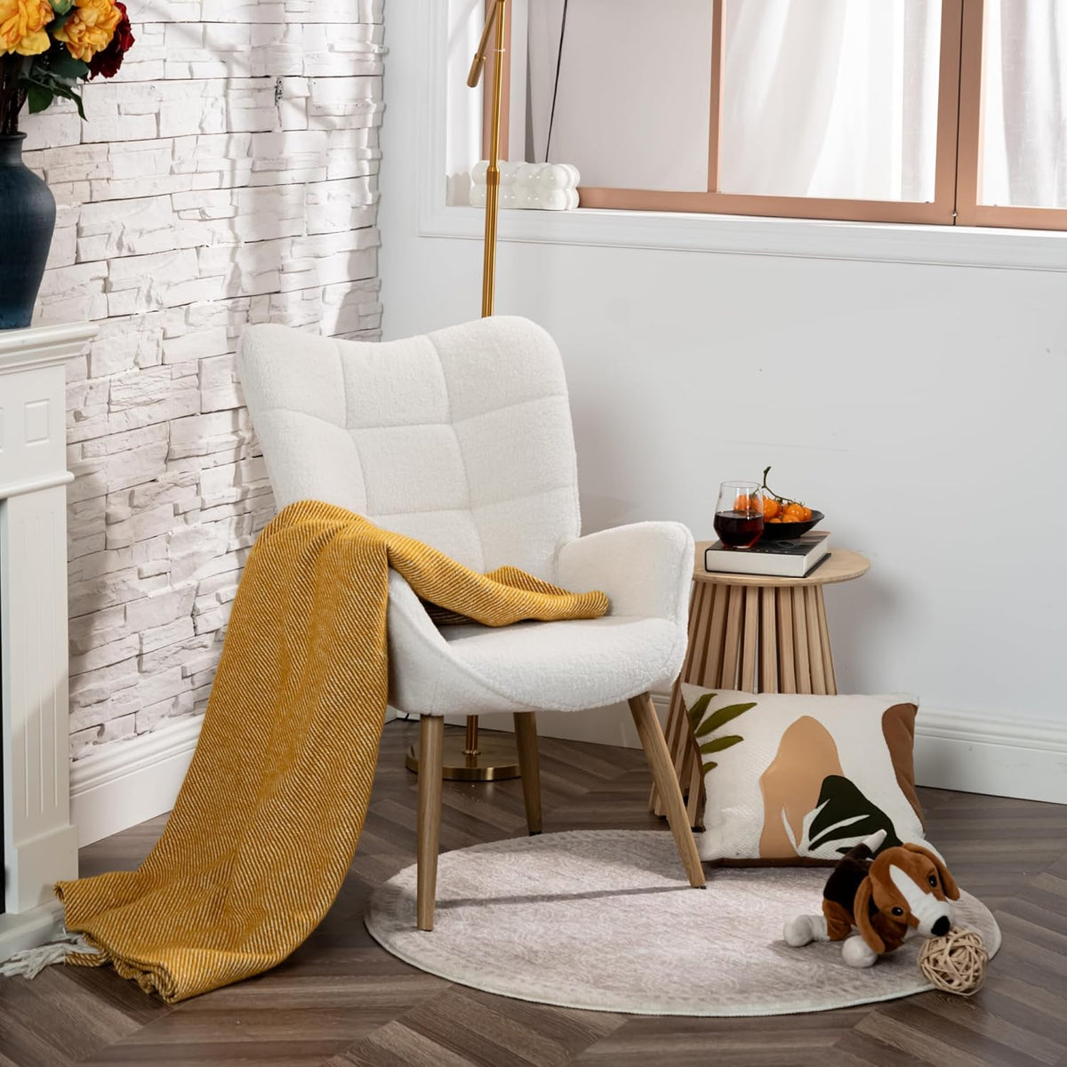 MEUBLE COSY Gestoffeerde fauteuil, woonkamerstoel met armleuningen, relaxstoel met hoge rugleuning en dik kussen, houten poten voor slaapkamer, woonkamer, bouclé stof, beige