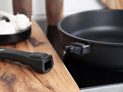 AMT Gastroguss Frying pan, 28 cm diameter, 7 cm high, stewpan, removable handle, suitable for induction, Lotan® non-stick finish, cast iron pan (cast aluminum), AMZN-I-728-Z20B - QUORE