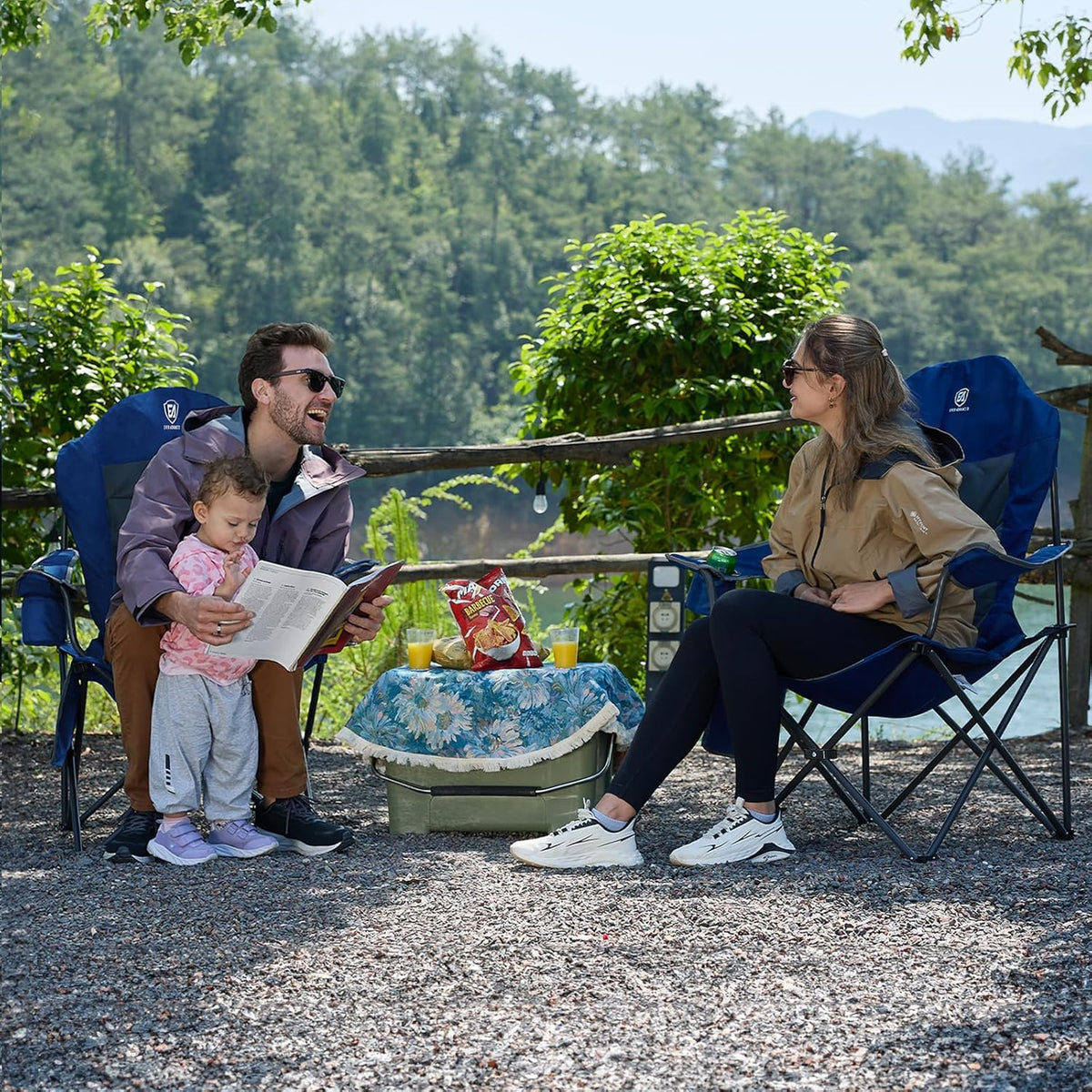 EVER ADVANCED Campingstoelen voor volwassenen set van 2 ondersteunt 160 kg zware mensen klapstoel luxe outdoor met hoge rug en bekerhouder en zijvakken opvouwbare stoel gewatteerd blauw