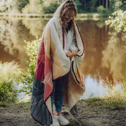 VOITED x BUSBOXX CloudTouch® Red Stripe 4-in-1 campingdeken, multifunctionele outdoordeken, kussen, slaapzak en poncho, waterafstotend, van gerecyclede materialen