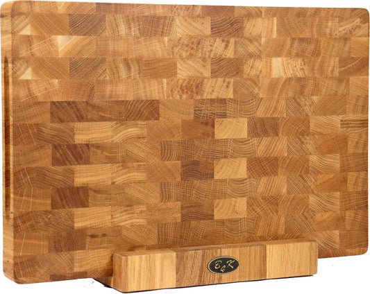 B4K® Snijplank met standaard van eikenhout, 45 × 30 × 4 cm, massief hakblok, antibacteriële hersenhouten plank met handgrepen en siliconen voeten, perfect voor keuken, vlees en barbecue