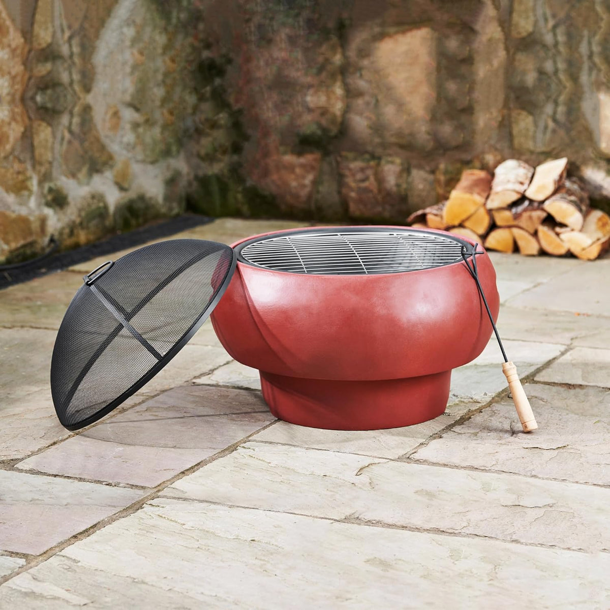 Teamson Home Vuurschaal Buiten - Ronde Beton Houtgestookt Vuurkorf - Terrashaard - Omvat Deksel & Pook - Rood - 53 x 53 x 47 (cm)