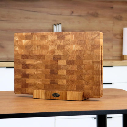 B4K® Snijplank met standaard van eikenhout, 45 × 30 × 4 cm, massief hakblok, antibacteriële hersenhouten plank met handgrepen en siliconen voeten, perfect voor keuken, vlees en barbecue