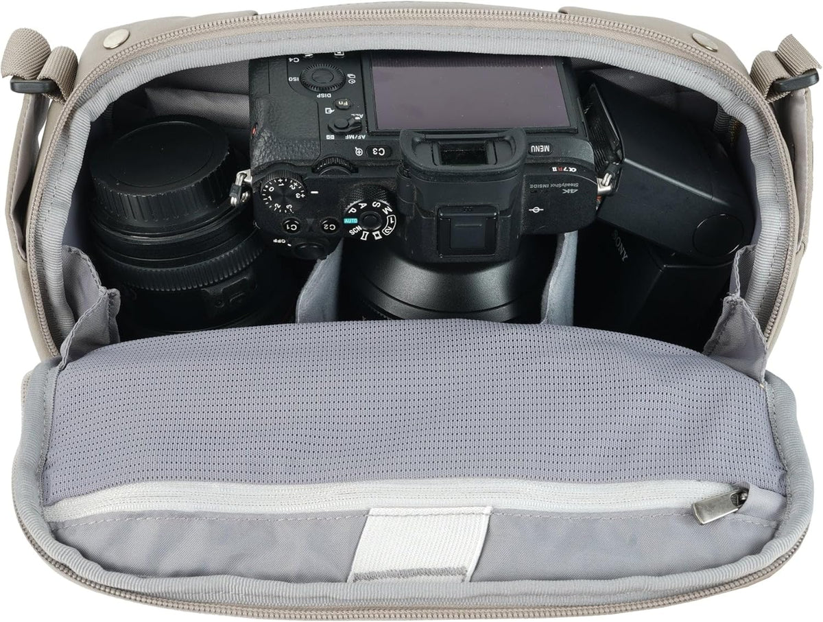 Camera Schoudertas – Cameratas – Fototas – Fotografentas – Schoudertas Voor Camera – Crème, 4 Liter – Voor APS-C Of Kleine Full-Frame Camera Met Maximaal 2 Lenzen – 8 Inch Tabletvak En Regenhoes