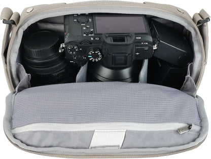 Camera Schoudertas – Cameratas – Fototas – Fotografentas – Schoudertas Voor Camera – Crème, 4 Liter – Voor APS-C Of Kleine Full-Frame Camera Met Maximaal 2 Lenzen – 8 Inch Tabletvak En Regenhoes