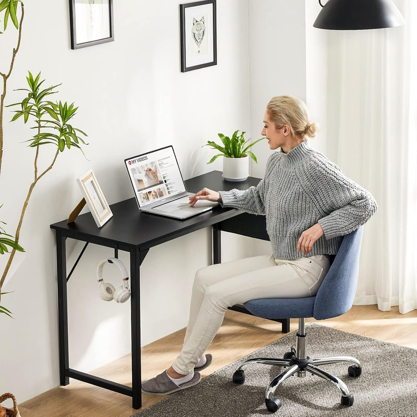 Klein computerbureau, klein kantoorbureau, 70 cm, schrijfbureau, thuiskantoor, kleine ruimte, bureau, studietafel, moderne eenvoudige stijl, werktafel met opbergtas en ijzeren haak, houten bureau voor