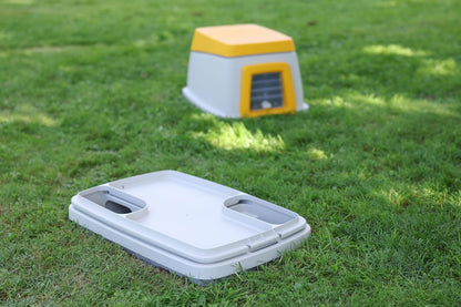Kerbl Pet Bunny Base-bakset, weerbestendig outdoor konijnenhuis met 2 etages, met hol, 4-weg deur, hooilp, voederdispenser, waterdispenser, als transportbox te gebruiken