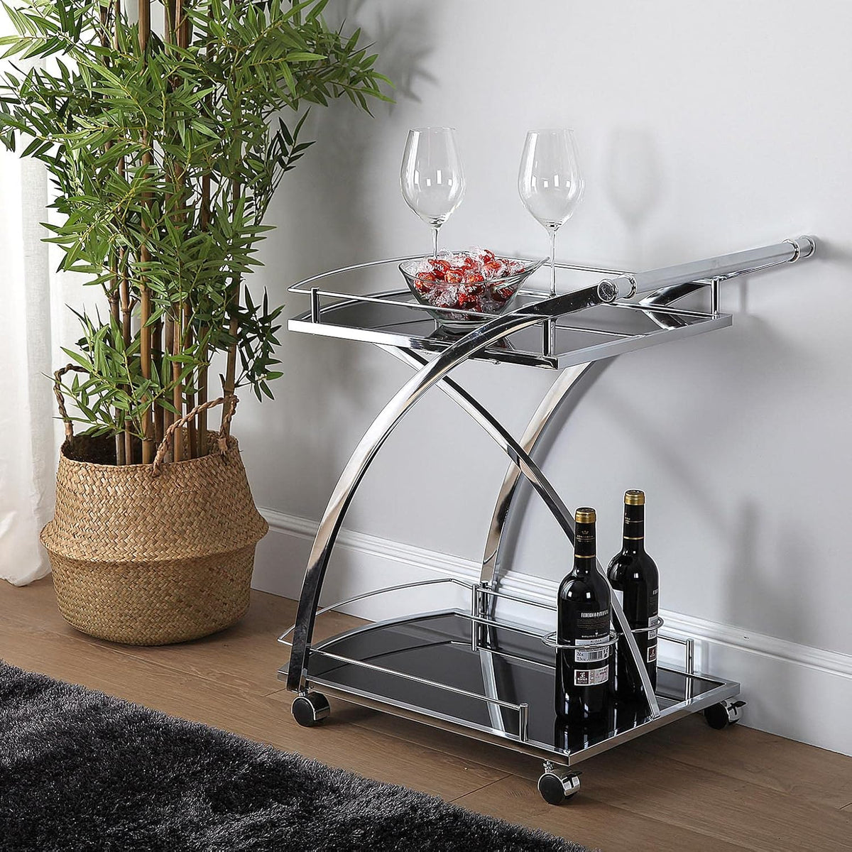 Versa Driana Serveerwagen Trolley voor de Keuken of Hotelkamer, Afmetingen (H x B x H) 73 x 46 x 66 cm, Glas en Metaal, Kleur Zwart