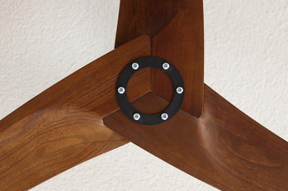 Pepeo Lypsi plafondventilator met afstandsbediening | Zeer stille plafondventilator met achteruitloop en timerfunctie. Ventilator diameter 142 cm. Kleur: zwart/donker hout