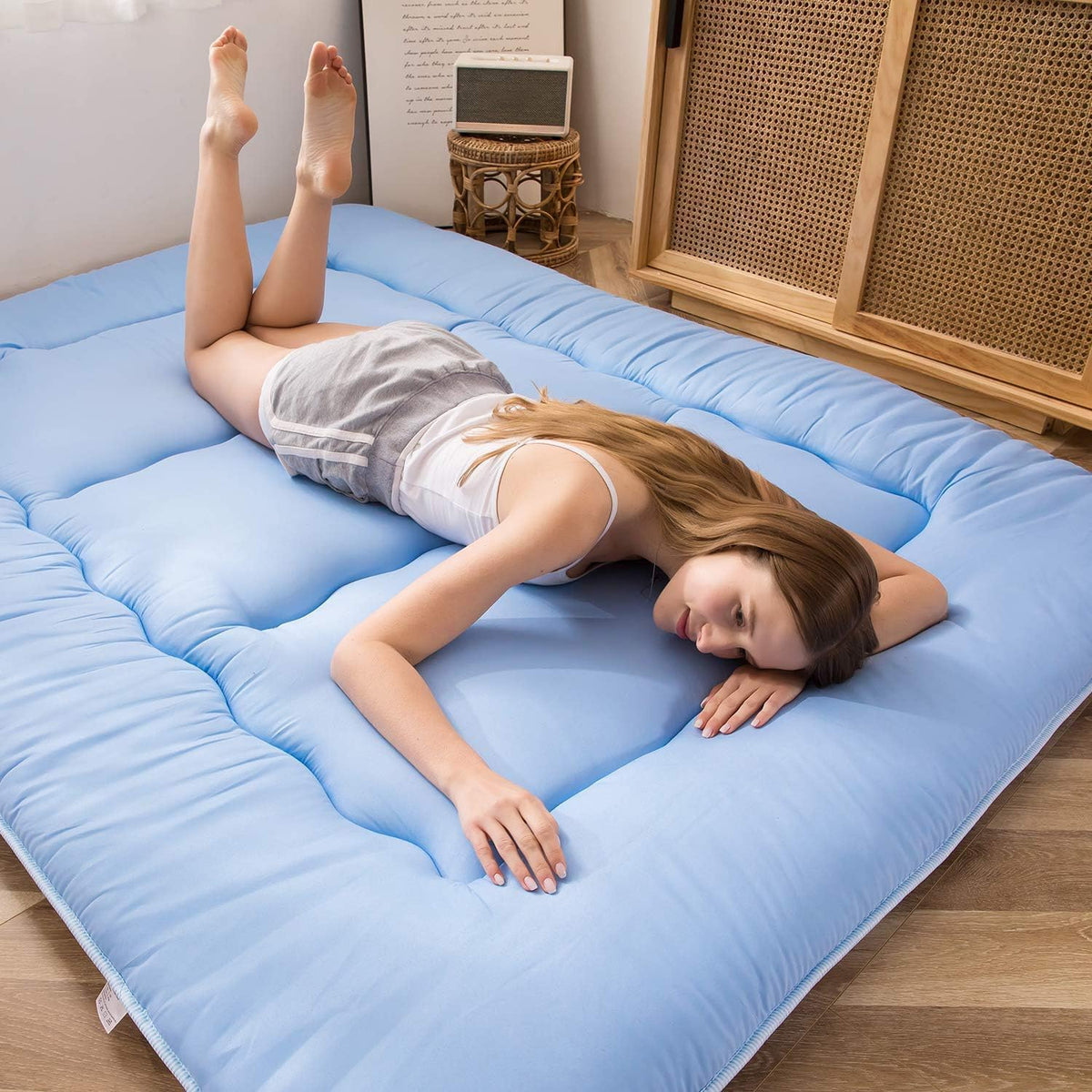 Maxyoyo Futonmatras, gewatteerd Japanse vloermatras, doorgestikte bedtopper, extra dik opvouwbaar slaapkussen, ademend vloerbed, logeerbed, slaapbank (dusty-blue, eenpersoons)