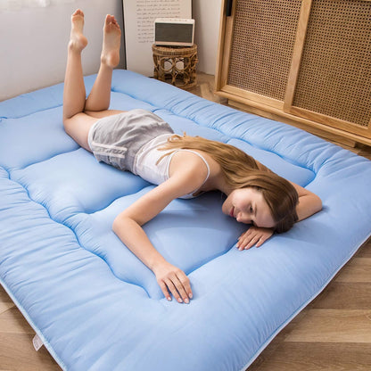 Maxyoyo Futonmatras, gewatteerd Japanse vloermatras, doorgestikte bedtopper, extra dik opvouwbaar slaapkussen, ademend vloerbed, logeerbed, slaapbank (dusty-blue, eenpersoons)
