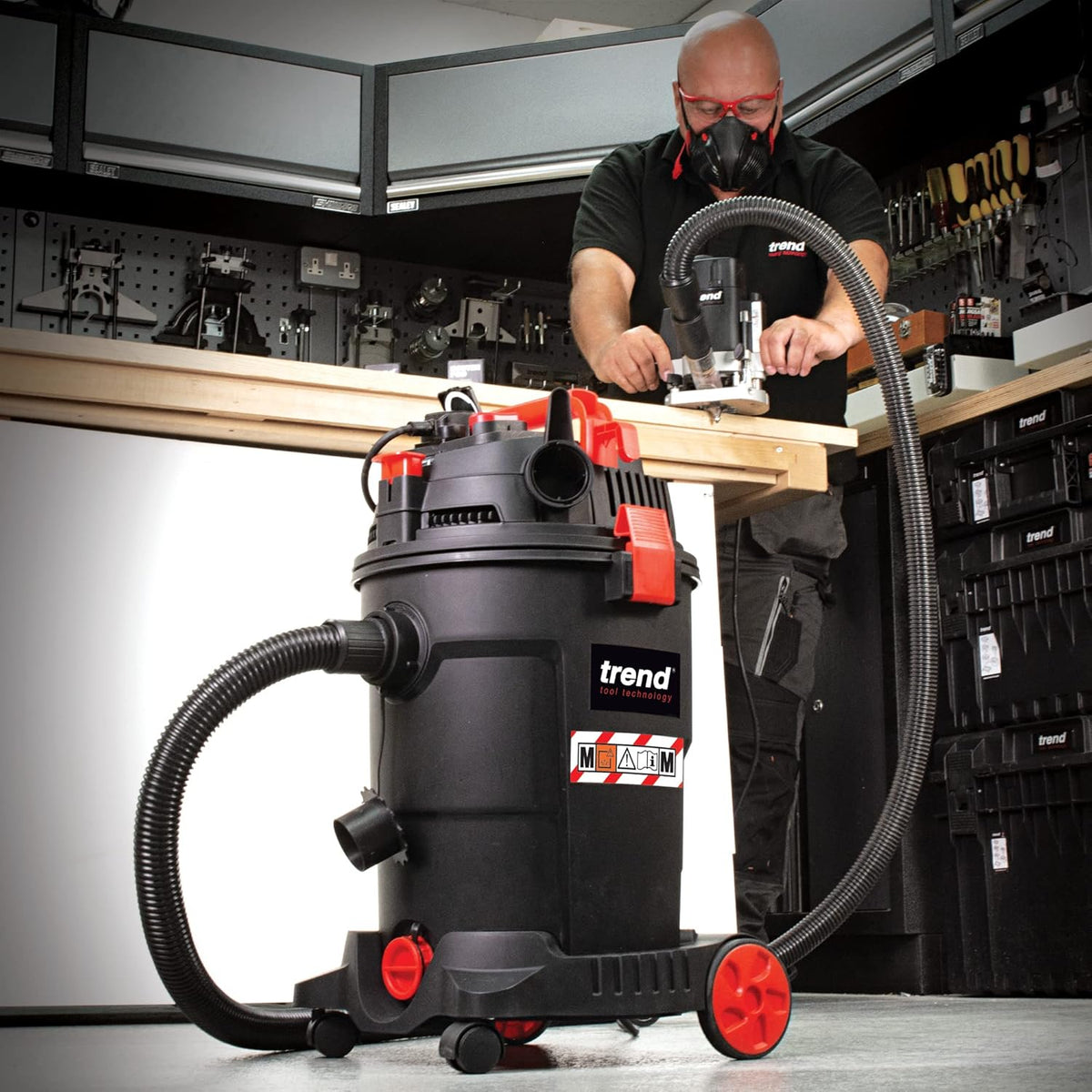Trend stofafzuiger voor nat en droog gebruik, M-klasse 1200W 230V Eurostekker, 25 liter droge en 17 liter natte capaciteit, T33A/EURO
