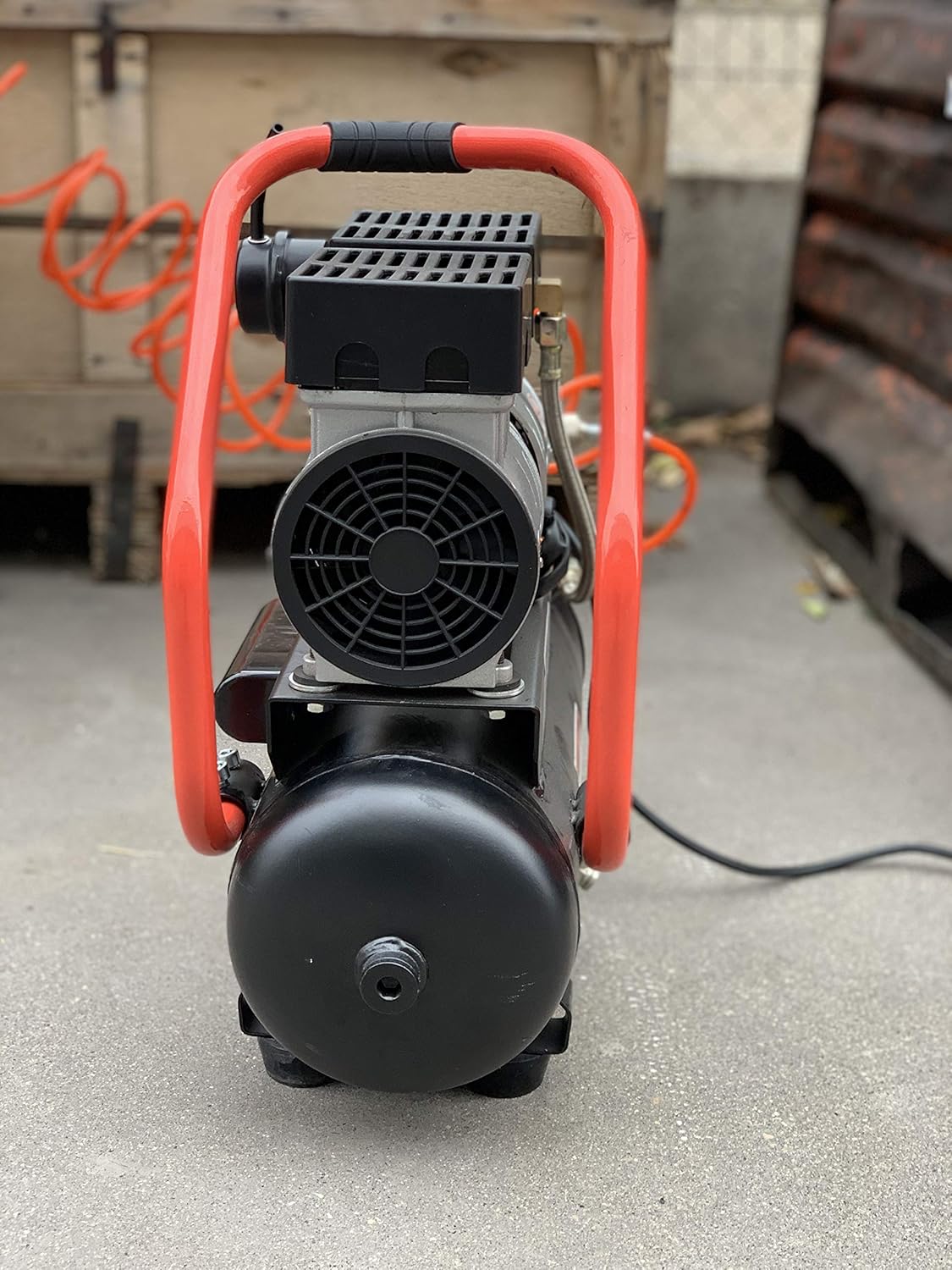Luchtcompressor – Compressor – Aircompressor – Drukcompressor – Persluchtcompressor – 12 Liter Tank – Stille Olievrije Motor 1 pk