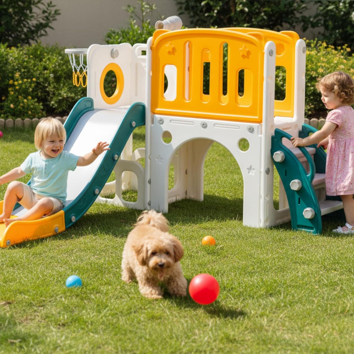 Kinderglijbaan met klimladder, basketbalkorf en tunnel, kunststof glijbaan voor binnen voor kinderen, Montessori-spelletjes voor speelplaats, groen