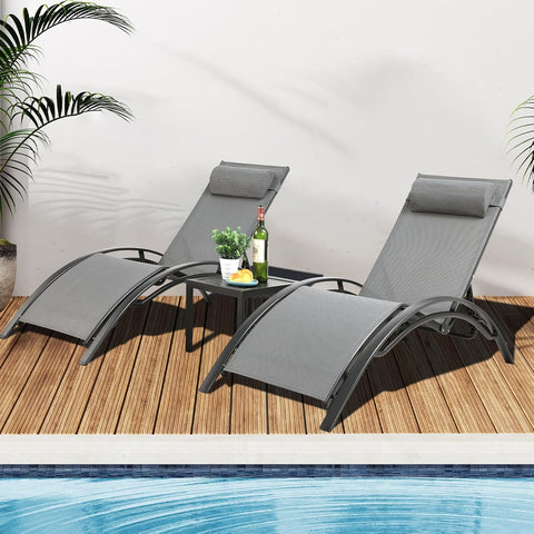 Ligstoel - Tuinligstoel - Ligbed - Ligbeddenset - met Bijzettafel - Kussens - Stapelbare - Verstelbaar -  Weerbestendig - voor Tuin - Zwembad - Strand - Aluminium - 64 x 153 x 83.5 cm Ligstoel - 46 x 35 x 28.3 cm - Grijs
