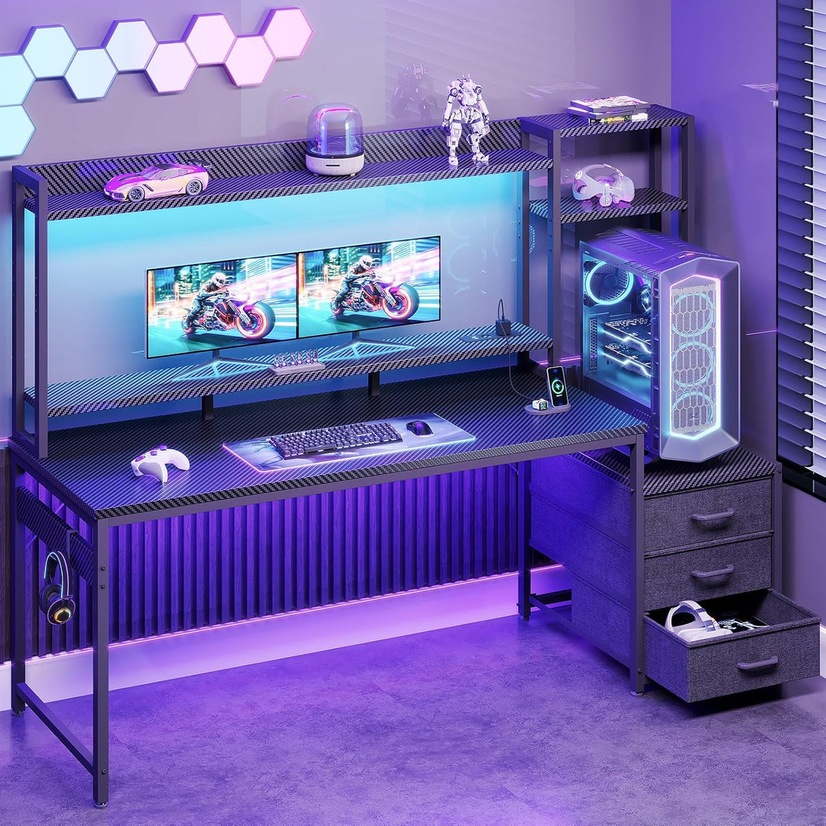 Coleshome Gamingbureau met Plank en Lades, 161×48 cm Gamebureau met LED-verlichting & Ingebouwd Stopcontact, Computertafel met Opbergplanken & Monitorstandaard, Zwarte Koolstofvezel