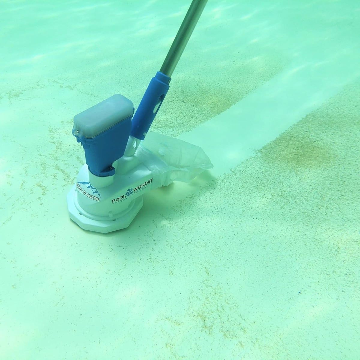 Li-Ion battery pool vacuum cleaner Poolwonder V2 floor cleaner