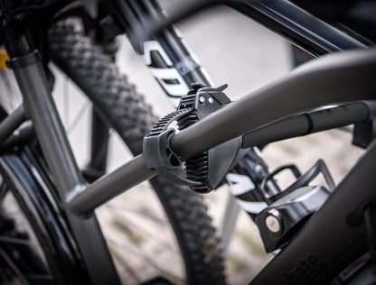 Fietsdrager Busje – Fietsendrager Trekhaak – E-bike Drager Camper – Achterdrager Vleugeldeuren – Draagvermogen 60 kg – Uitschuifbare Rails 85 cm Open