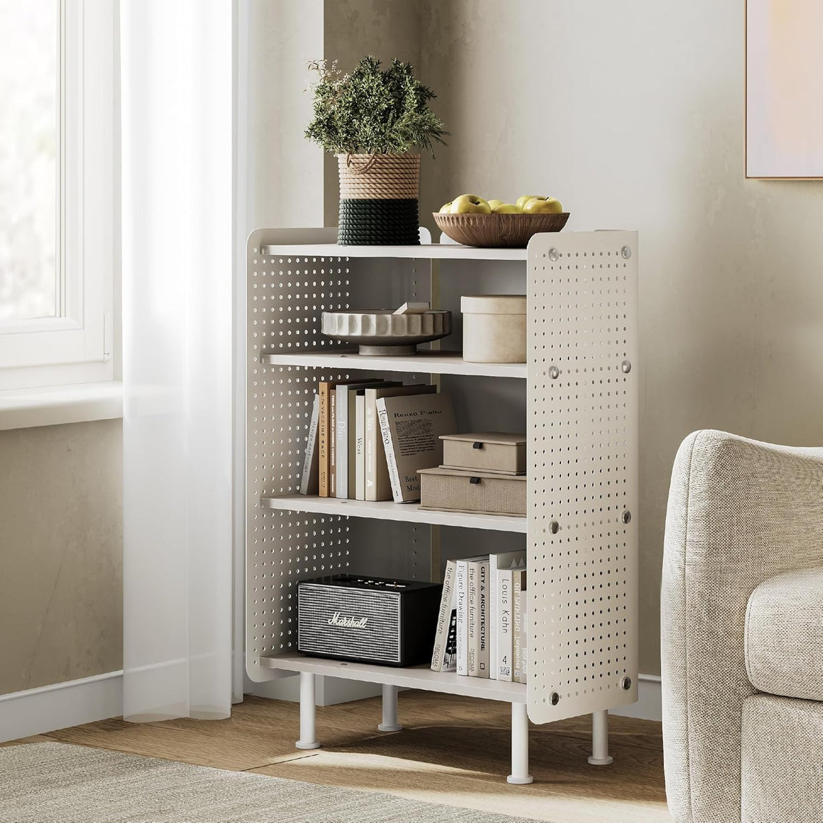 Fenge Boekenplank 4 lagen moderne displayrek plank met Pegboard, kleine boekenkast met verstelbare planken voor woonkamer, slaapkamer, thuiskantoor, 61,6 × 31,2 × 85,3 cm, Wit