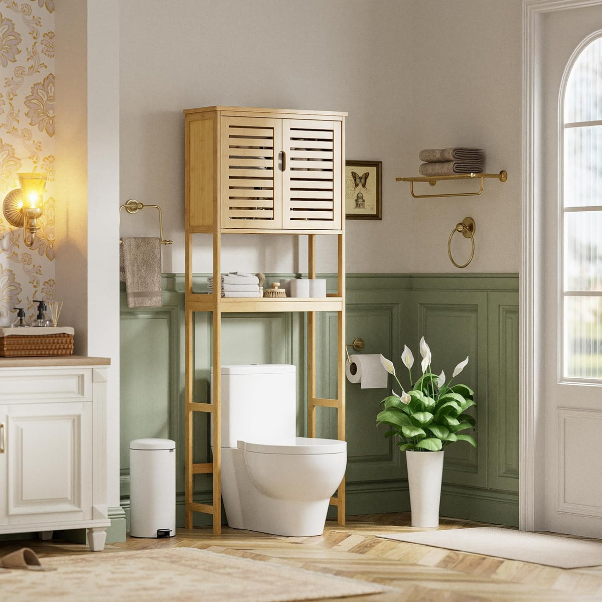 SMIBUY Badkamer boven het toilet opbergkast, 2-deurs bamboe kast organizer, vrijstaand ruimtebesparend toiletrek met verstelbare binnenplank en open plank (natuurlijk)