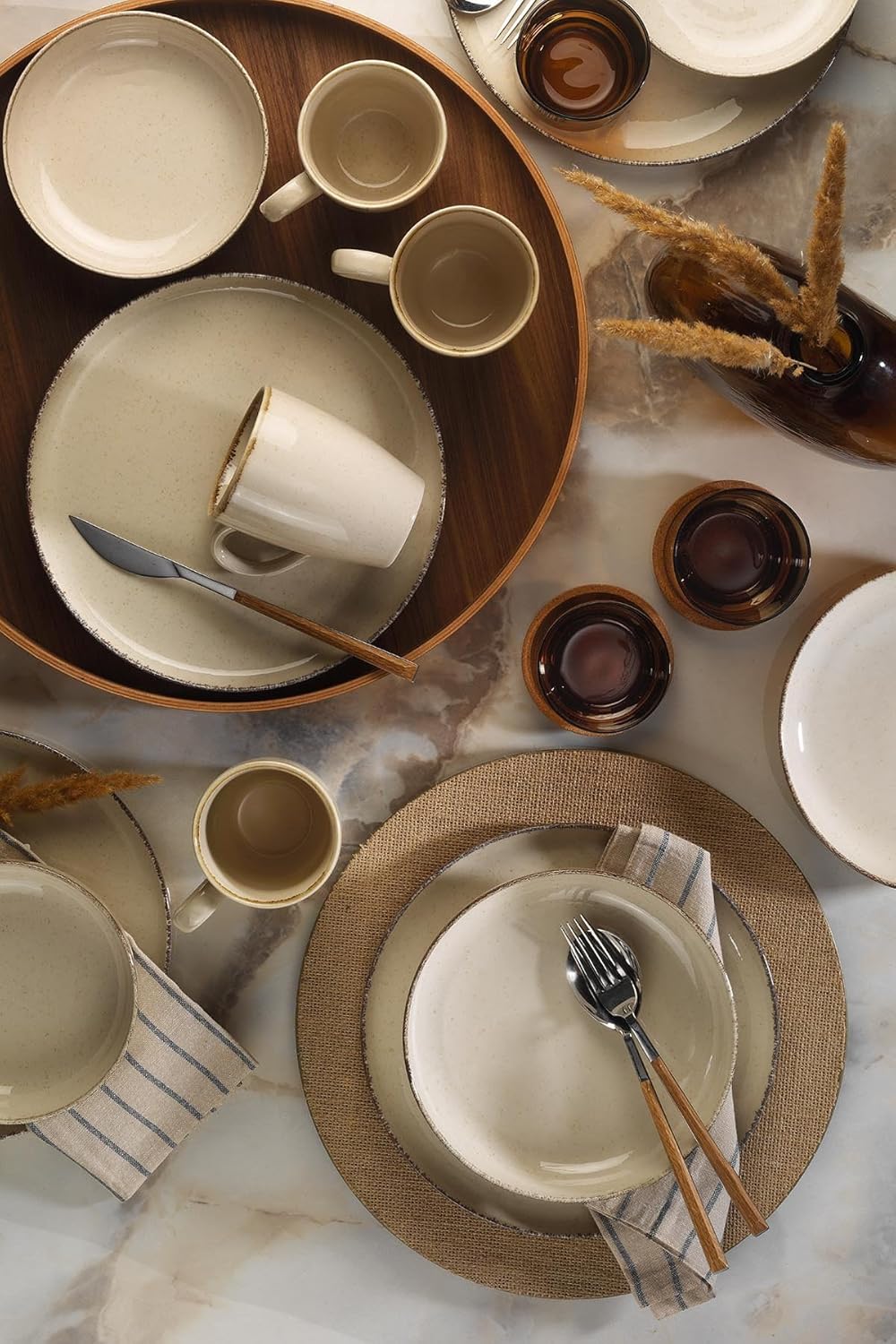 Elegante 16-delige dinerset, 100% porselein, crèmekleur, inclusief 4 borden (24 cm), borden (20 cm), kommen (15 cm), mokken, vaatwasmachinebestendig en magnetronbestendig