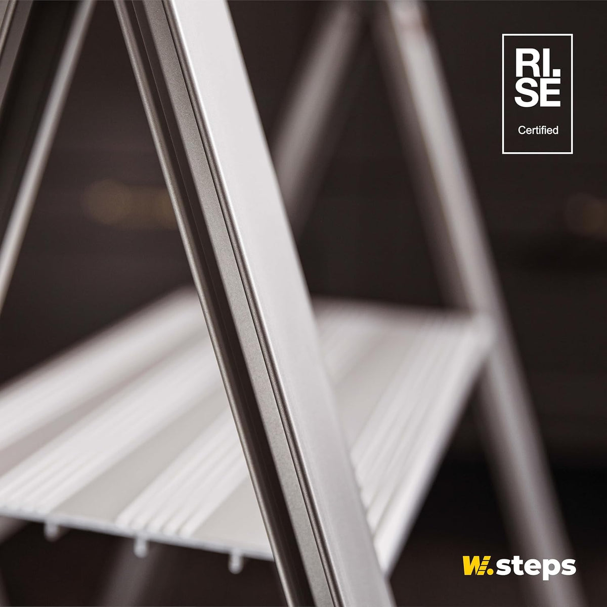 WIBE LADDERS Vikingstep Mini trapladder, 480 mm hoog, belastbaar tot 150 kg, compacte aluminium vouwladder met 2 treden, slechts 35 mm breed, 72814