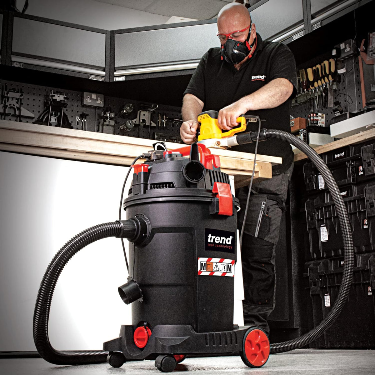 Trend stofafzuiger voor nat en droog gebruik, M-klasse 1200W 230V Eurostekker, 25 liter droge en 17 liter natte capaciteit, T33A/EURO