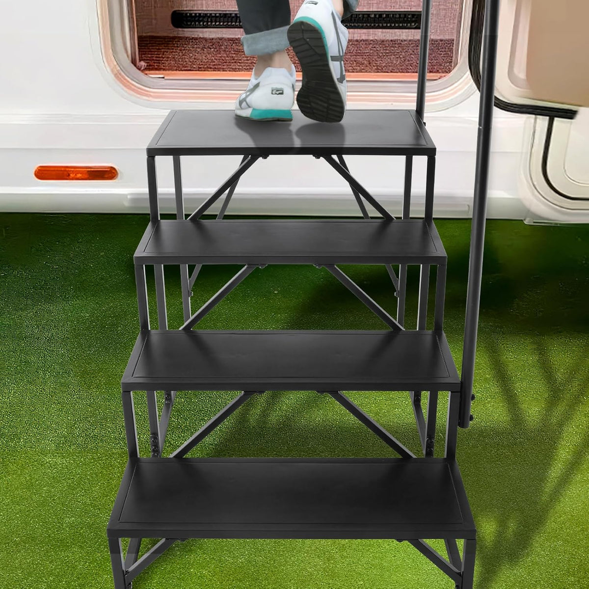 VEVOR Campertrappen, 4-traps RV-trap, 400 lbs draagvermogen, verdikt koolstofstaal, met leuning, antislip treden voor veilige in- en uitgang, pak voor camper, aanhangwagen, campertrap