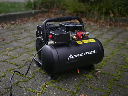 Yard Force EX ARC06 Silent Compressor 6 liter, olievrij en onderhoudsarm, 8 bar werkdruk, 67 dB stil, 550 W dubbele cilinder (106 l/min), drukregelaar + manometer, draaggreep en rubberen voetjes