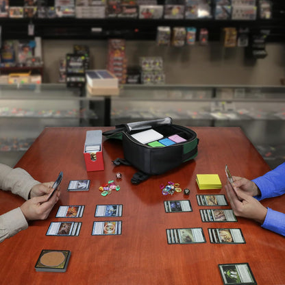 ENHANCE Collector's Edition Rugzak voor kleine kaarten, verdedigingsscherm, opslag voor dobbelstenen, dekdozen, TCG-rugzak met speelmathouder, compatibel met Magic the Gathering en meer (Dragon Green)