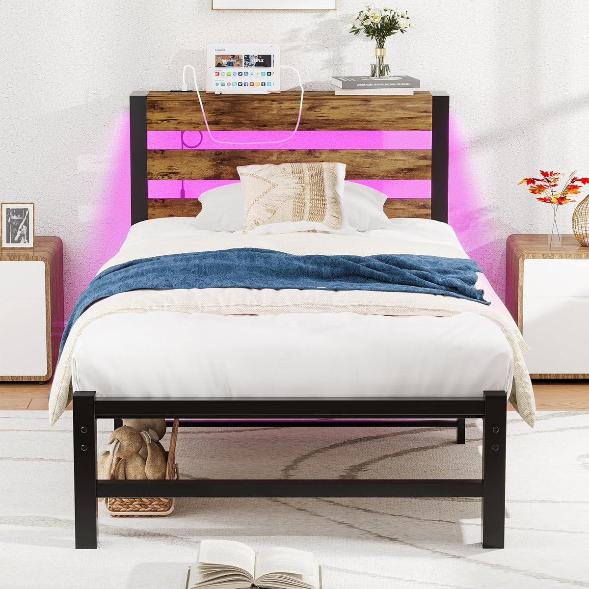 HOMERECOMMEND 3ft eenpersoonsbedframe met USB-laadstation, LED-bedframe met houten opberghoofdeinde, metalen platformbedframe enkele maat, geen boxspring nodig, ondersteuning voor sterke latten