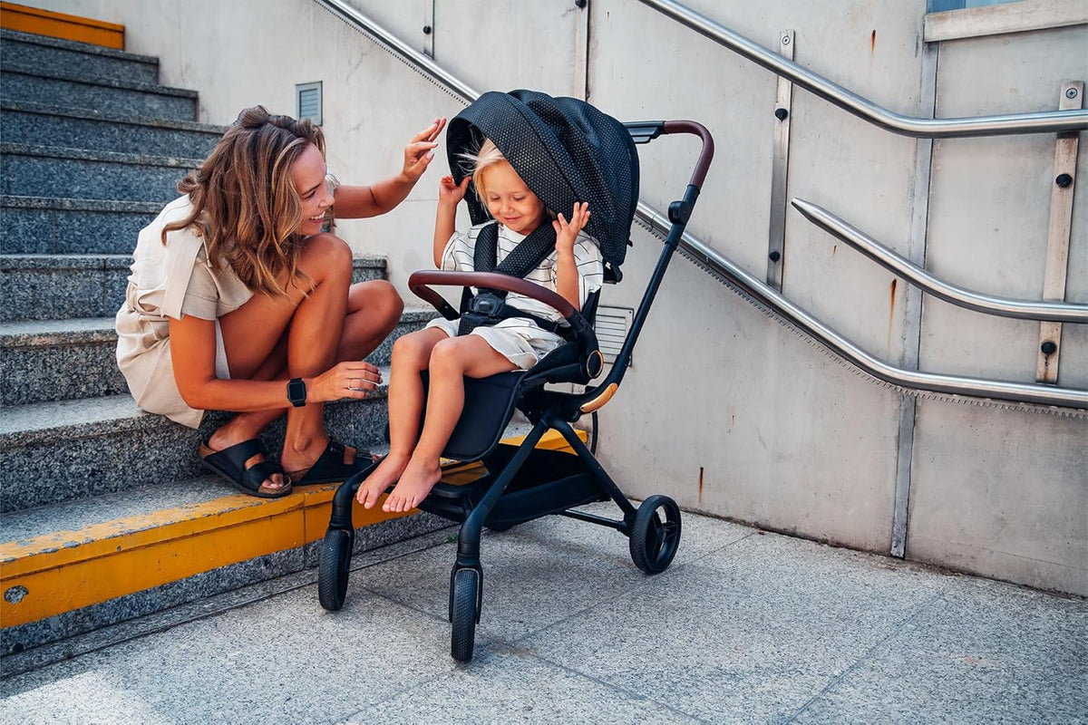 MoMi ADELLE kinderwagen voor kinderen vanaf 6 maanden (tot 22 kg), opvouwbare kinderwagen met 360° zitting en 5-punts veiligheidsgordel, boodschappenmand en draaggreep na het opvouwen