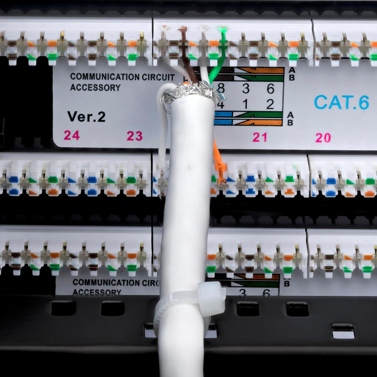StarTech 48-Port 2U Rackmonteerbaar Cat6 Patchpaneel, RJ45, UTP, 110 Type, Cat 6 Ethernet Patch Paneel voor Netwerk Rack