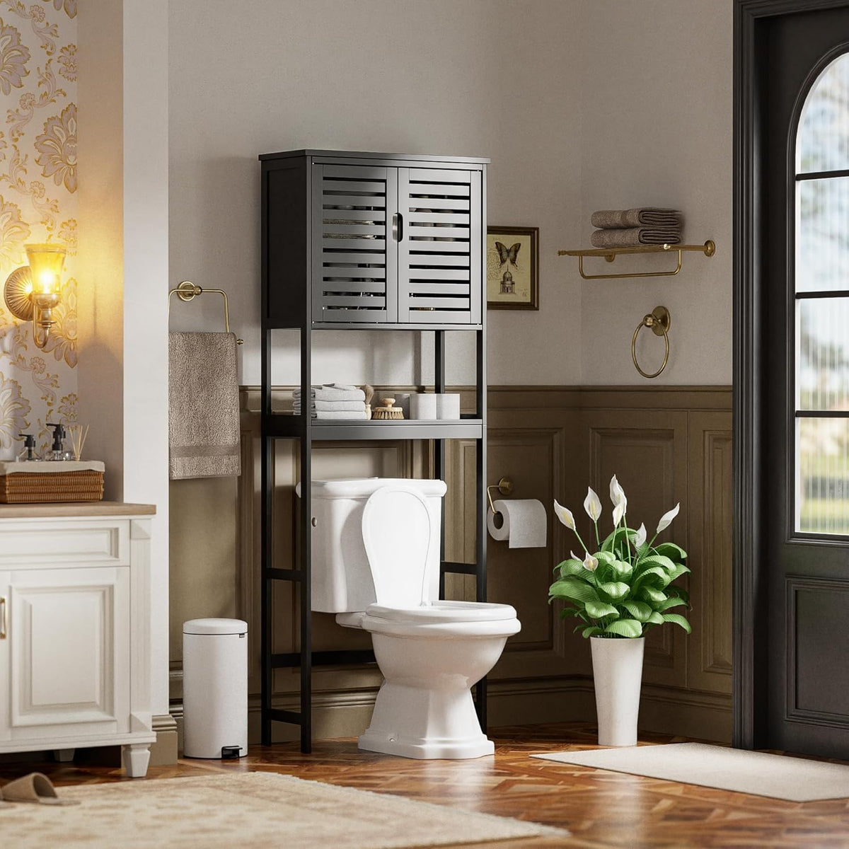 SMIBUY Badkamer boven het toilet opbergkast, 2-deurs bamboe kast organizer, vrijstaand ruimtebesparend toiletrek met verstelbare binnenplank en open plank (zwart)