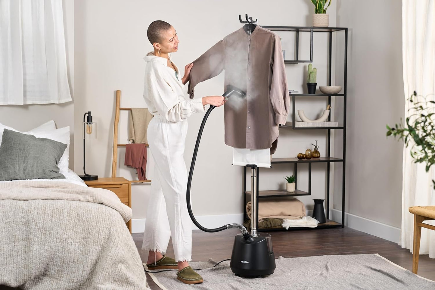 Kledingstomer – Stoomstrijkijzer – Verticale Stomer – Textielstomer – Stoomapparaat – 2200 W – 3 L Watertank