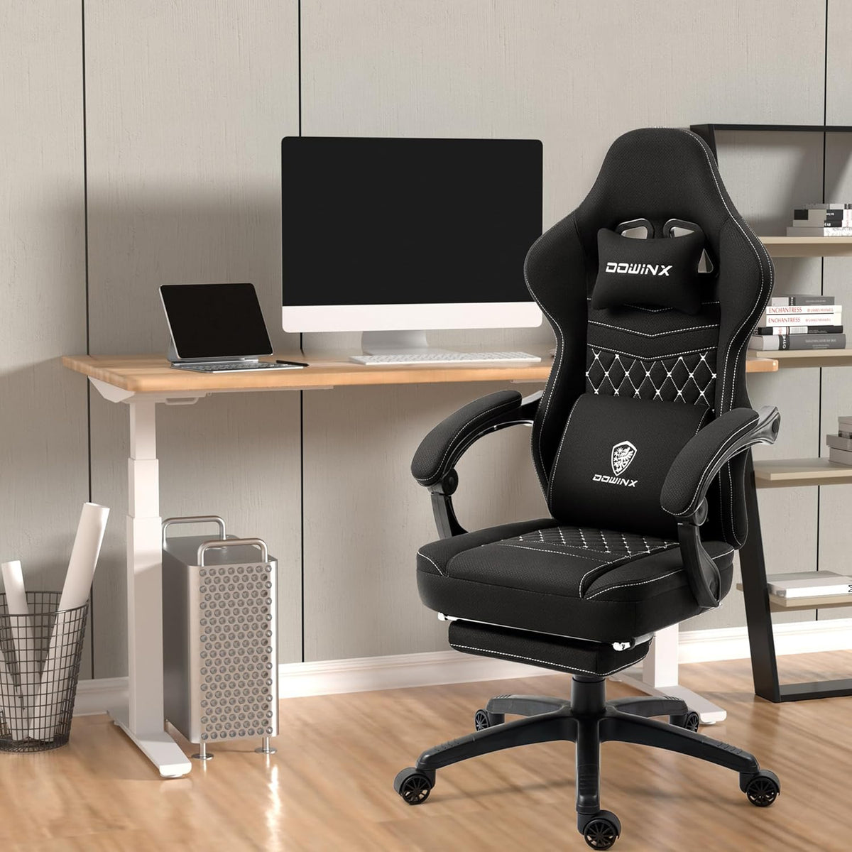 Dowinx Gaming Chair with Pocket Spring Cushion, Massage Gaming Chair with Footrest, Ergonomic Racing Gamer Chair, Maximum Load 150 kg, Black - QUORE