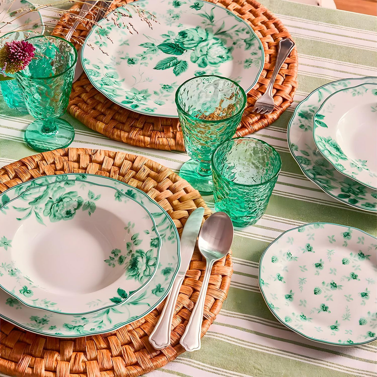 Wintem Porseleinen tafelservies, 18-delig, met platte borden, soep- en dessertborden, ideaal voor speciale gelegenheden of dagelijks gebruik, bordenset voor 6 personen, wit met groene bloemen