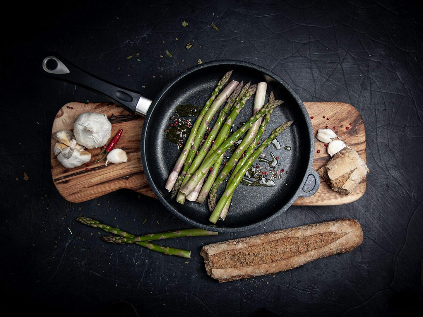 AMT Gastroguss Frying pan 28 cm Ø, 5 cm high, sturdy handle, suitable for induction, Lotan® non-stick coating, cast iron pan (cast aluminium), AMZN-I-528 - QUORE