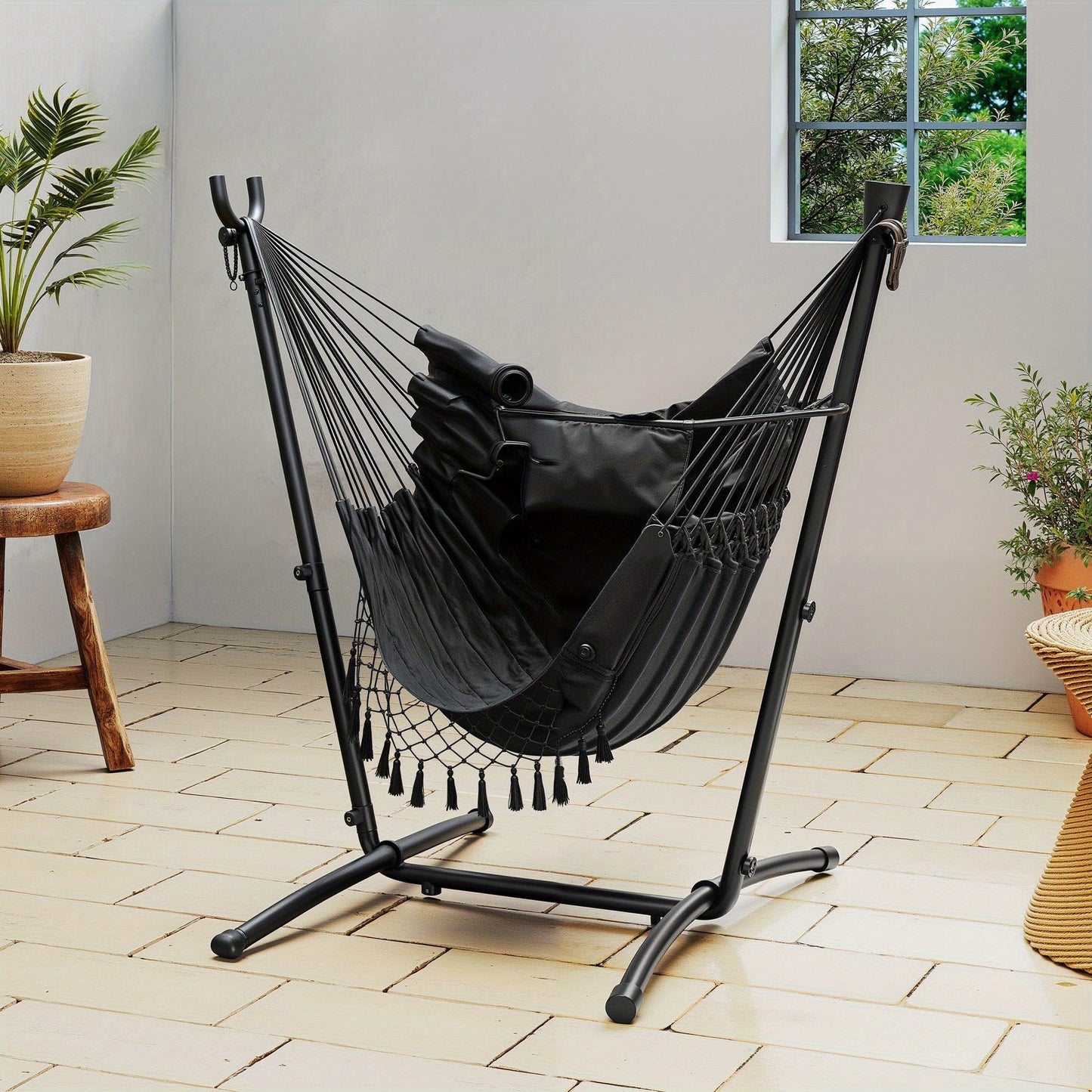Schommelstoel Buiten – Hangstoel – Schommelstoel Balkon – Tuinstoel – Relaxstoel – Zwart – Robuust Stalen Frame – Verstelbare Telefoonhouder
