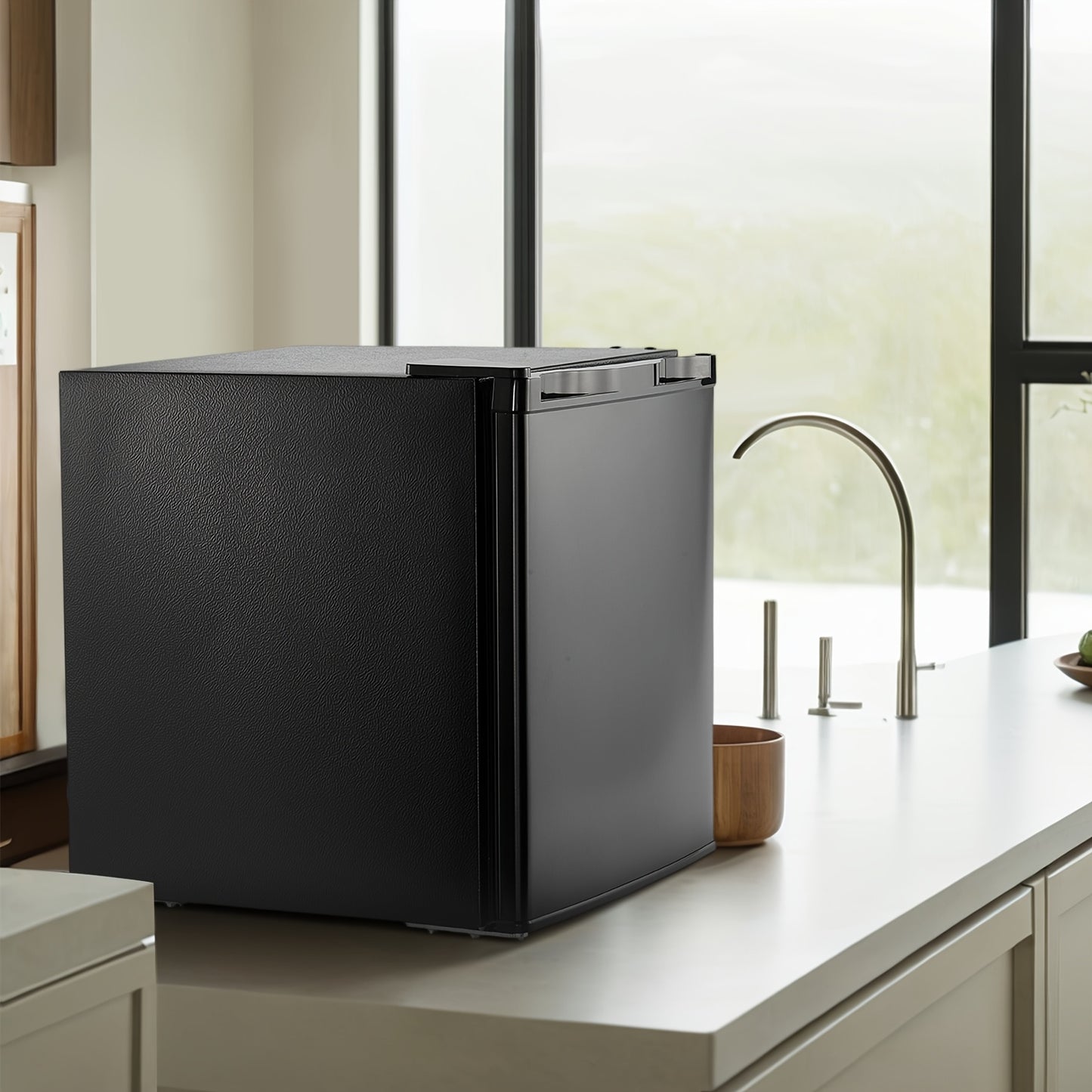 Mini Vriezer – Kleine Diepvriezer – Koelkast – Opbergvriezer – Compact Vrieskast – 32L Inhoud – Energiezuinig Zwart