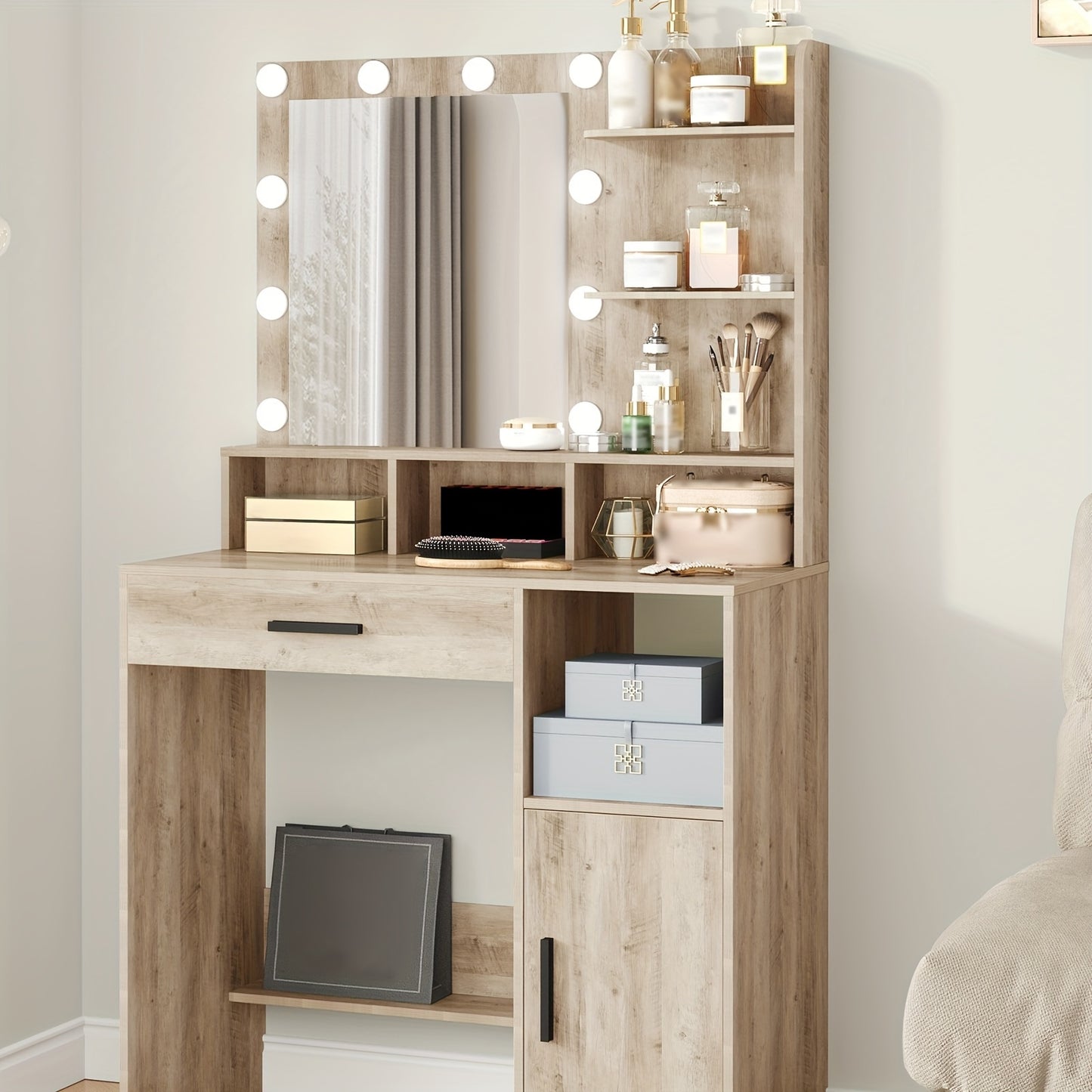 Make-up Tafel – Kaptafel – Schminktafel – Vanity Table – Make-up Bureau – Greige Kleur – 10 LED Verlichting Met 3 Dimbare Standen – 3 Open Planken & 4 Vakken Met Grote Lade