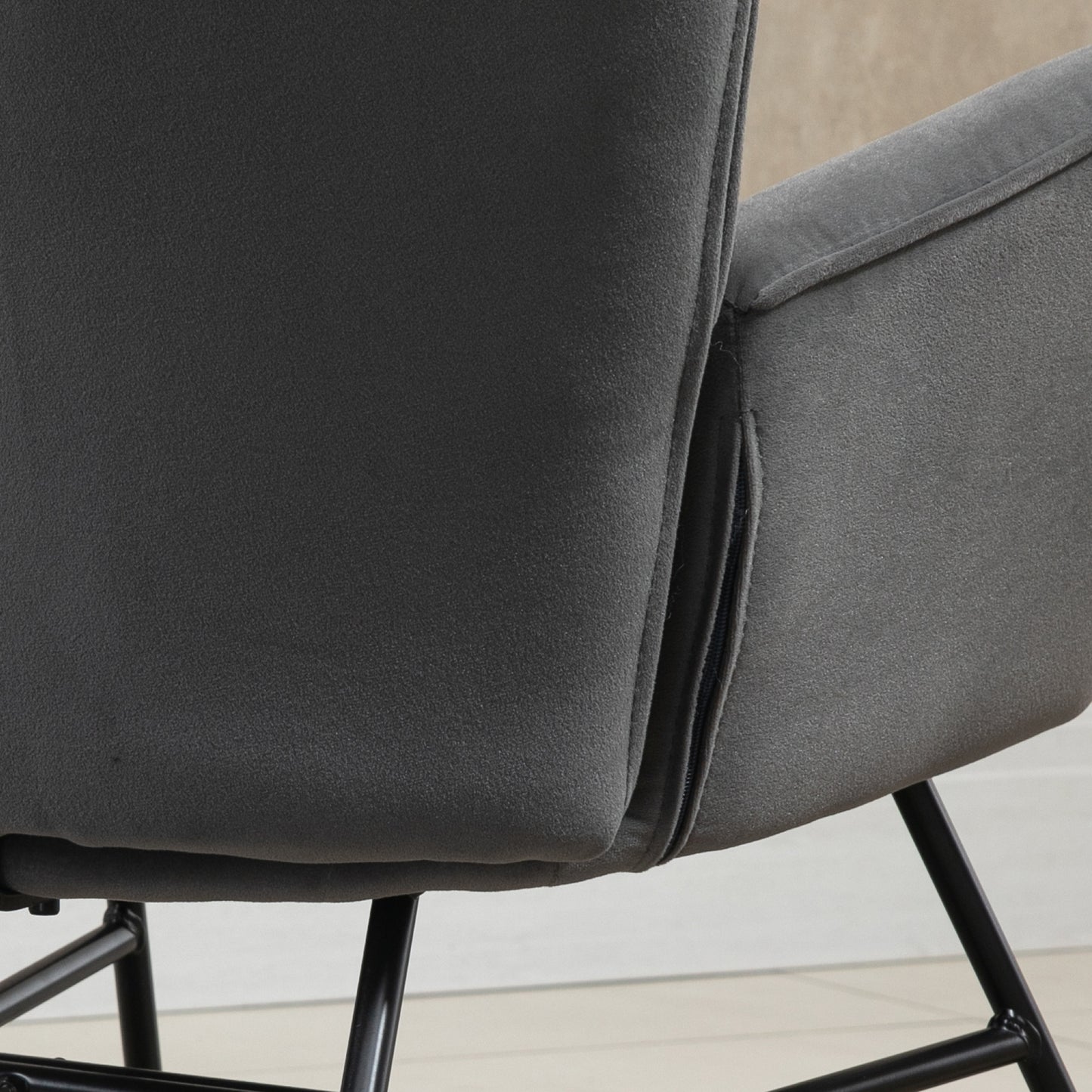 Schommelstoel – Relaxstoel – Fauteuil – Schommelbank – Loungestoel – Ergonomisch Design – Belastbaar Tot 150 Kg – Donkergrijs – Houten Frame – Zachte Velours Bekleding