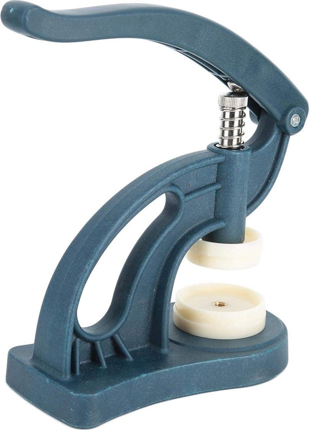 Sturdy and durable - Non-slip handle - Battery replacement - Closer view of the case