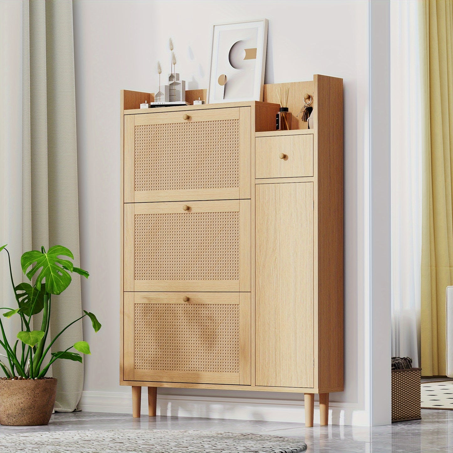 Rattan Schoenenkast – Schoenrek – Schoenopberger – Schoenmeubel – Schoenenkast Smal – 3 Kanteldeuren – Ladenlade – Massief Houten Poten – Ruimtebesparend Design – 90x125x17 cm – Natuurlijk Aandeel