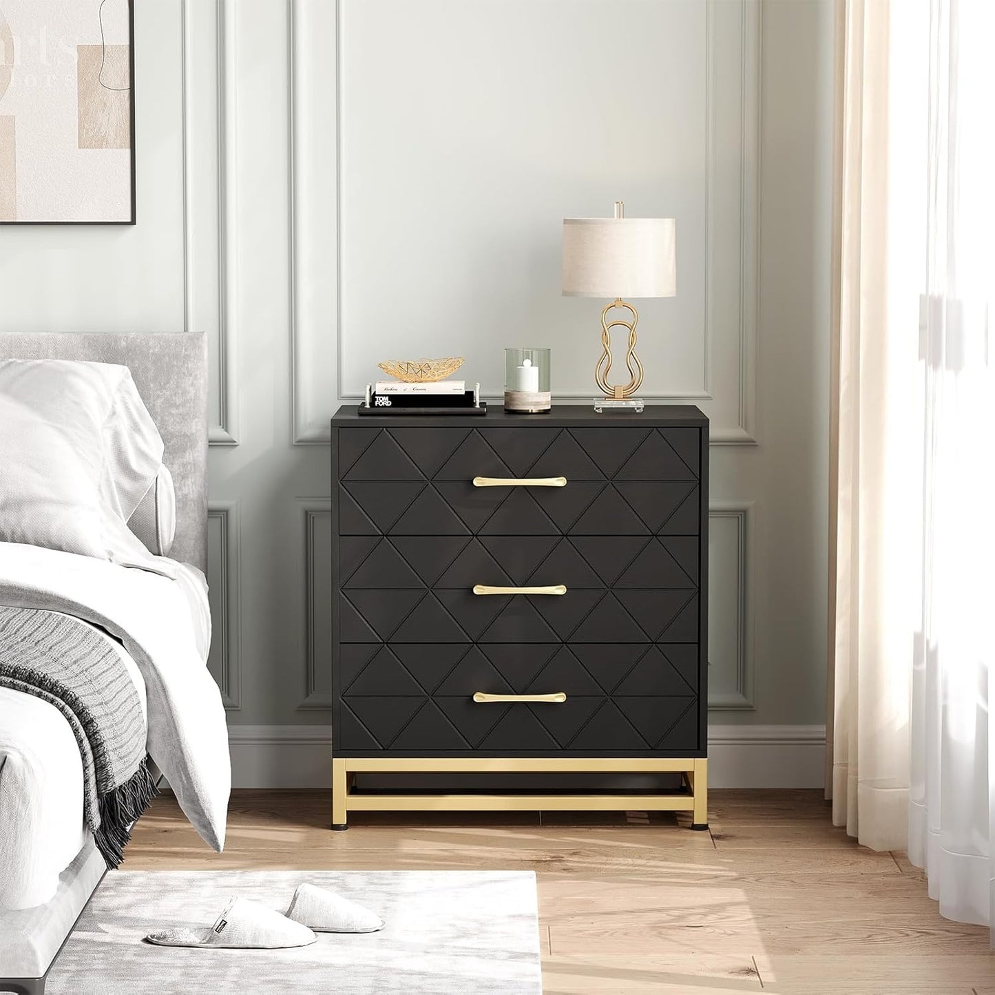 Ladekast – Dresser – Opslagkast – Kastenmeubel – Slaapkamerkast – Wit Met Gouden Accenten – 3 Ruime Laden – Duurzaam Metaal – 68,58 cm Hoog