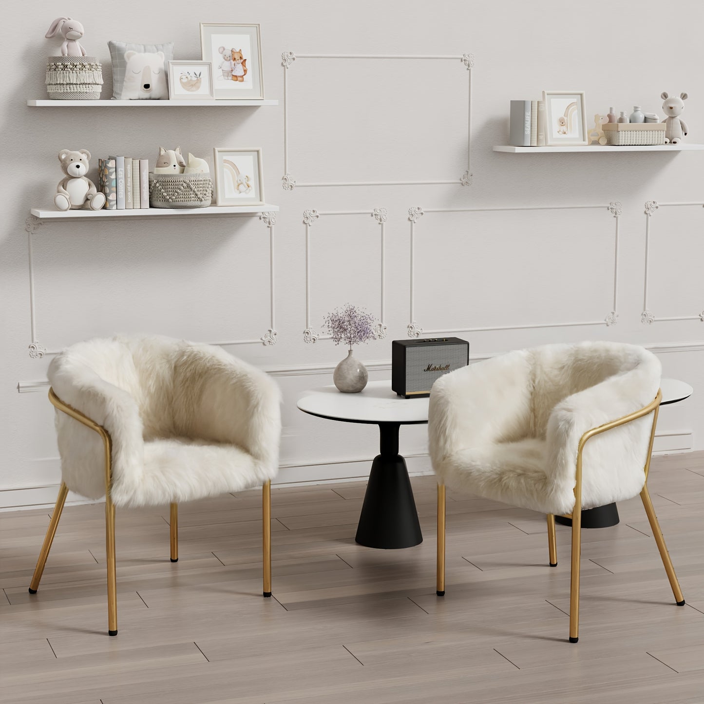 Beige Accentstoel – Fauteuil – Stoel – Zitzetel – Kapstoel – Beige Met Wit En Gouden Metalen Poten – Zacht Fluweel Kunstbont – Stevig Metalen Frame