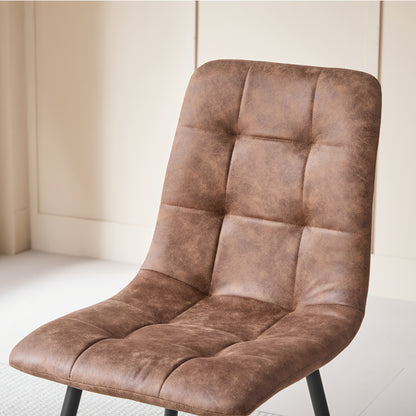 Eetkamerstoel – Stoel – Kuipstoel – Draaistoel – Eettafelstoel – Ergonomisch Comfort – Kunstleren Bekleding – Zwarte Metalen Poten – Verstelbare Voetdoppen – Set Van 4 – Donkerbruin