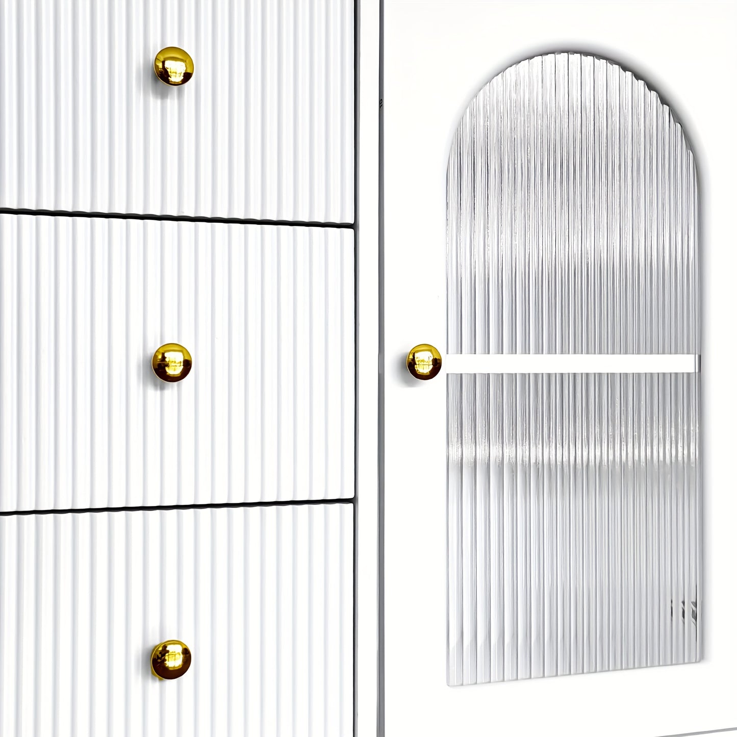 Sideboard – Dressoir – Opbergkast – Kast Met Laden – Sideboard Wit – Hardhout – Glazen Deur – Textuurfront – Gouden Handgrepen – Vrijstaand En Stevig