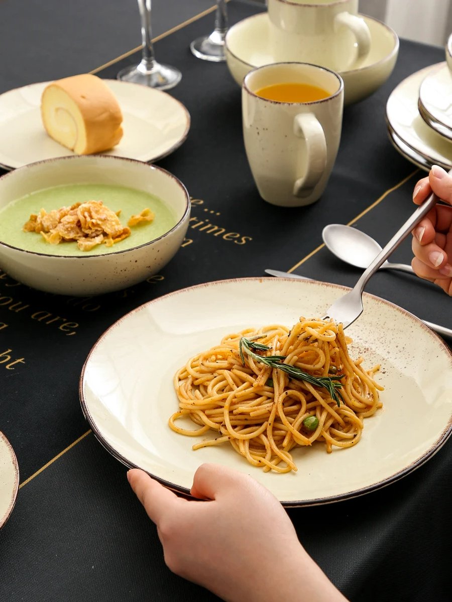 Luxe Serviesset – 32 Delig – 8 Persoons – Keramiek - Bordenset – Dinnerplaten – Dessertborden - Kommen - Mokken - Schaaltjes - Beige