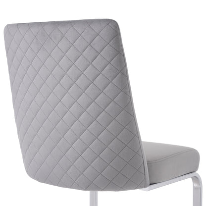 Eetkamerstoel – Stoel – Kuipstoel – Loungestoel – Zithoekstoel – Deluxe Grijze Velvet Bekleding – Diamantvormige Rugleuning – Zilveren Metalen Poten – Set van 2